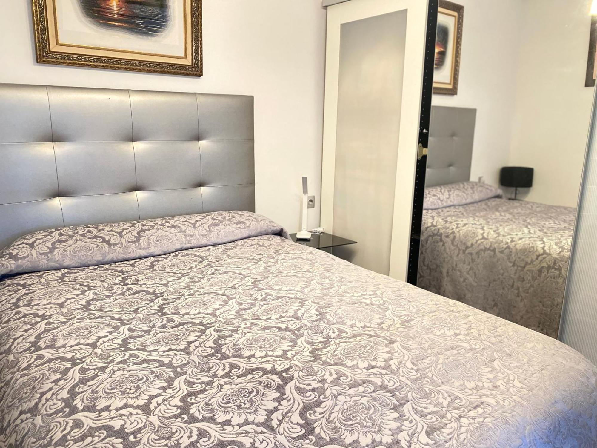 סביליה Shared Apartment! Piso Compartido! Общая Квартира! מראה חיצוני תמונה