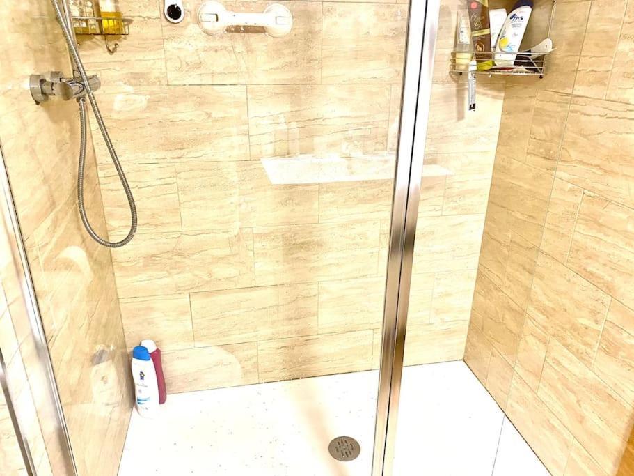סביליה Shared Apartment! Piso Compartido! Общая Квартира! מראה חיצוני תמונה