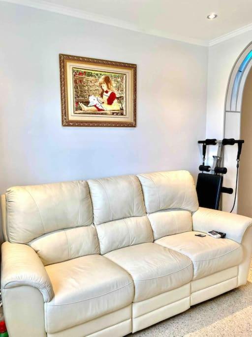 סביליה Shared Apartment! Piso Compartido! Общая Квартира! מראה חיצוני תמונה